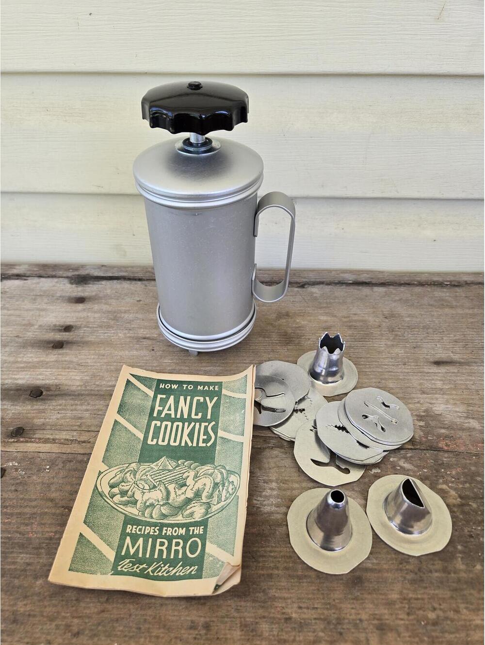 Mirro Cookie Press, complete set Christmas Wearever Spritz with recipe book